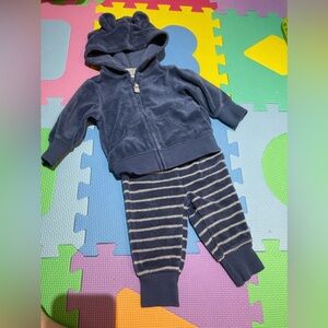 Carter’s matching set